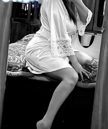 Живу в Москве, и у меня есть все условия для нашей незабываемой встречи. Нежная и страстная, я готова окунуться с тобой в мир наслаждения и сексуальных утех. Мои услуги включают классический секс, оральный секс, анальный секс, эротический массаж и многое другое. У меня отличные отзывы от предыдущих клиентов, и наши фото подтверждают мою красоту и сексуальность. Позвони мне и мы организуем встречу, которую ты никогда не забудешь. 😉💋 1740, 28 лет